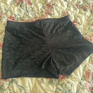 Joe Benbasset Black flower print lace shorts !